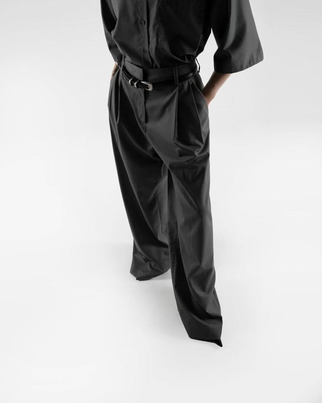SUMMER PLEATED TROUSERS