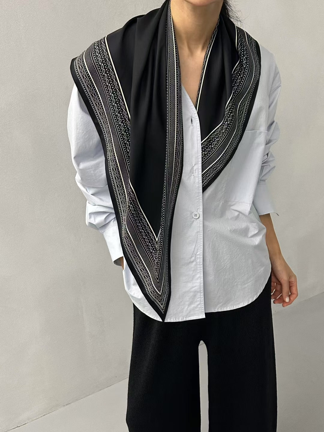 TIMELESS V NECK SHIRT