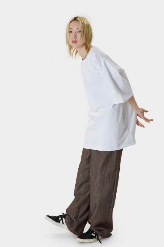 ROOMY SPLIT HEM TEE