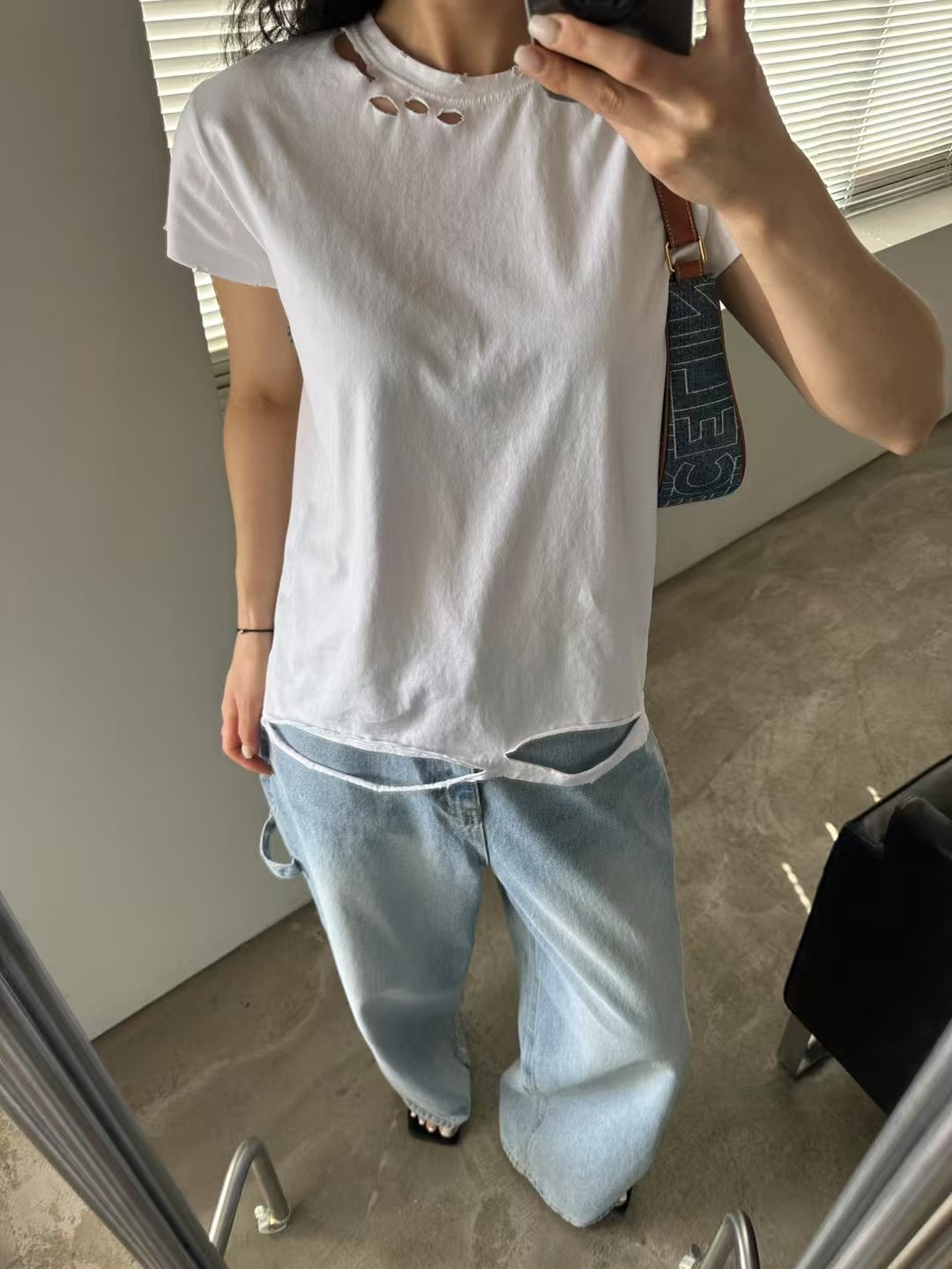 DISTRESSED EDGY ESSENCE TEE
