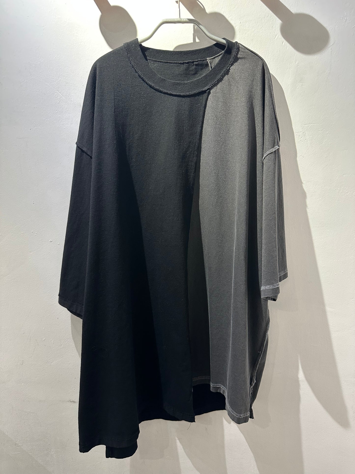 2TONE PATCHED OVERSIZE TOP