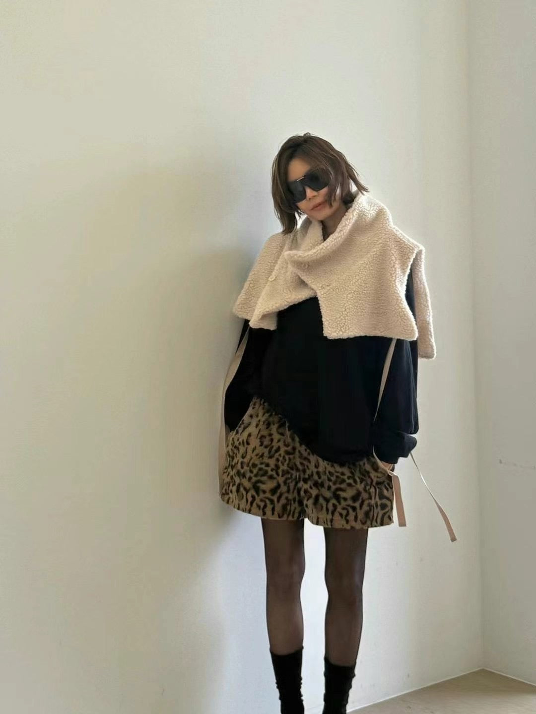 FLUFFY COLLARED SHAWL