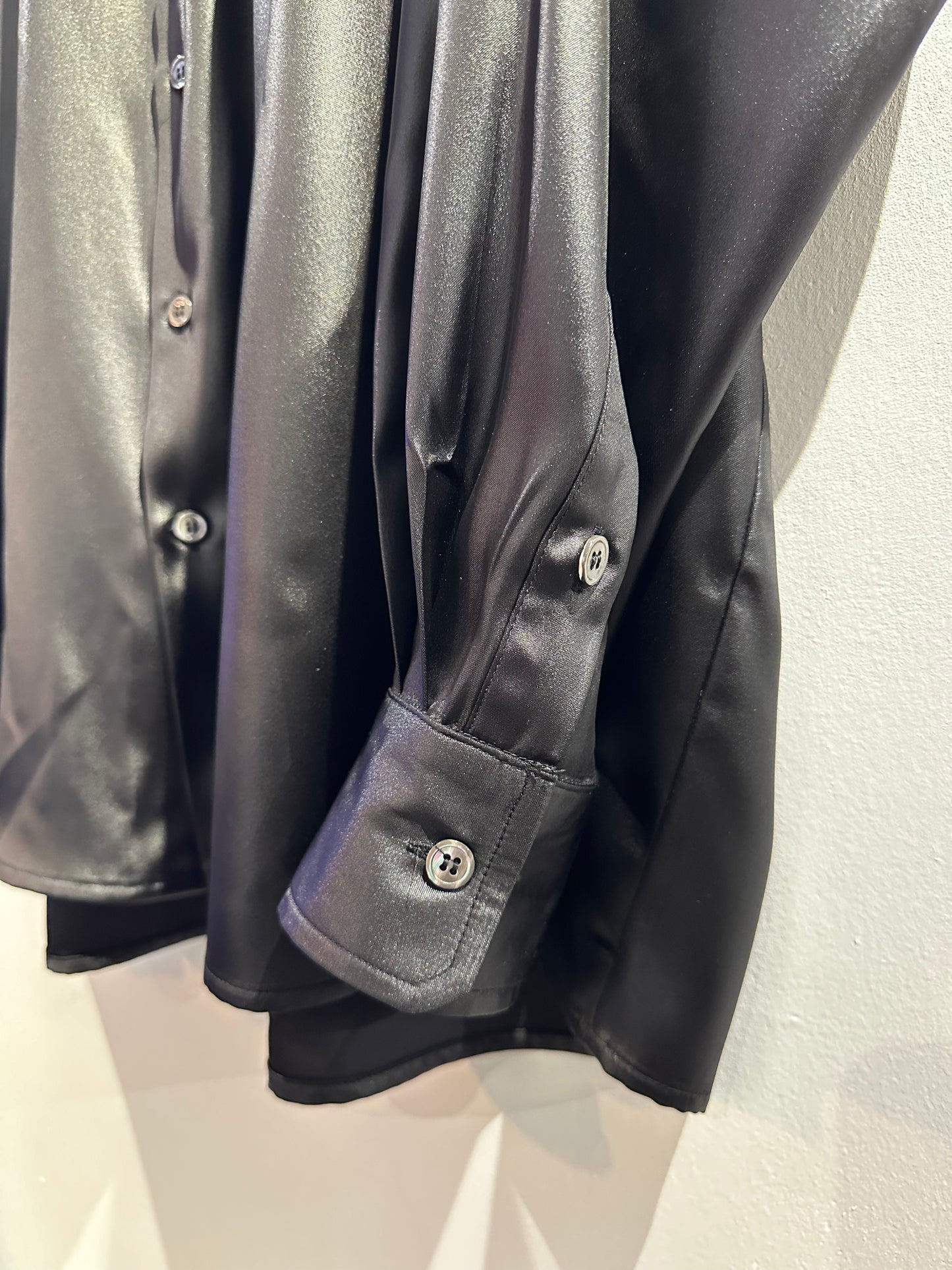 • FUSSY MADE • COLLAR TIPS SATIN SHIRT ( BLACK )