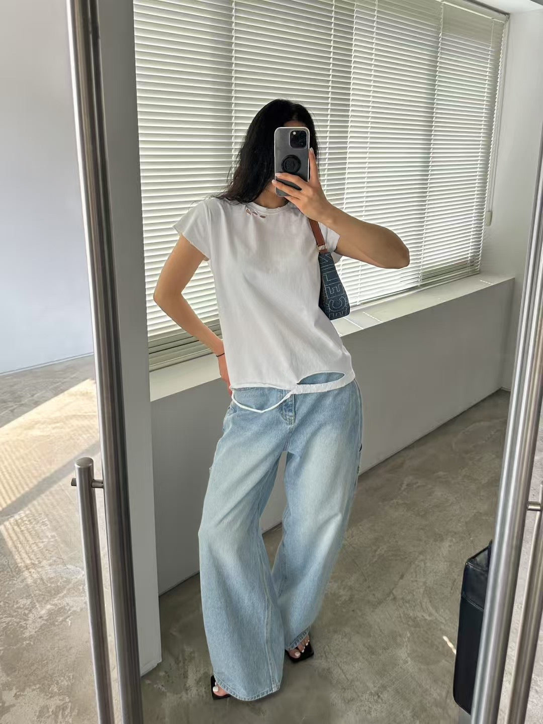 DISTRESSED EDGY ESSENCE TEE