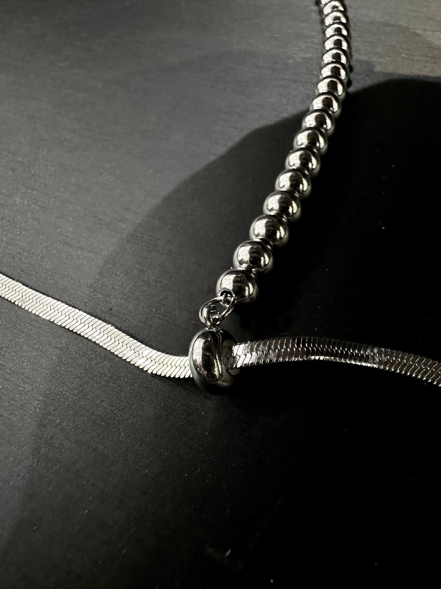 ADJUSTABLE SILVER BEADS & HERRING BONE NECKLACE