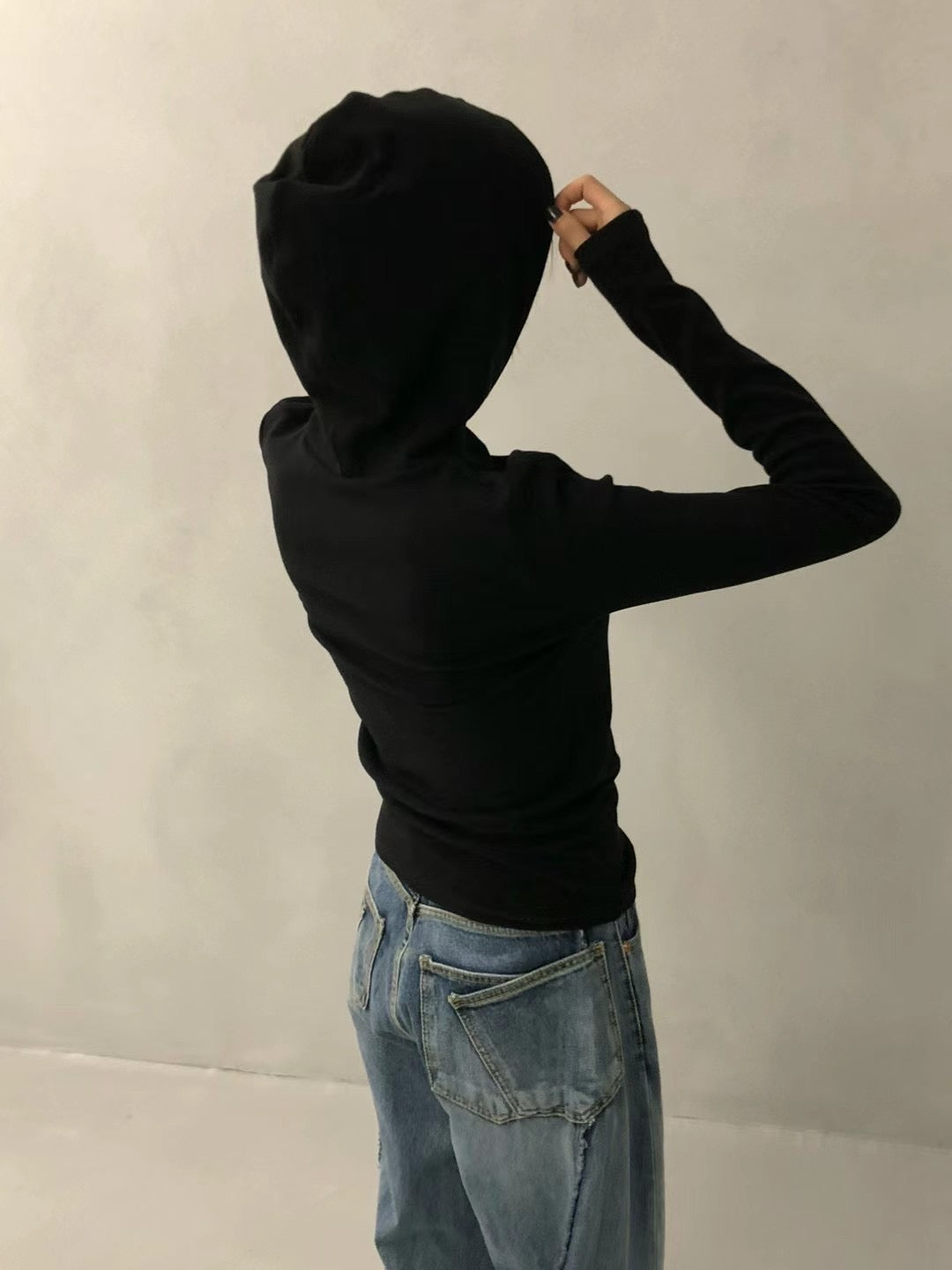 MODERN FIT HOODIE