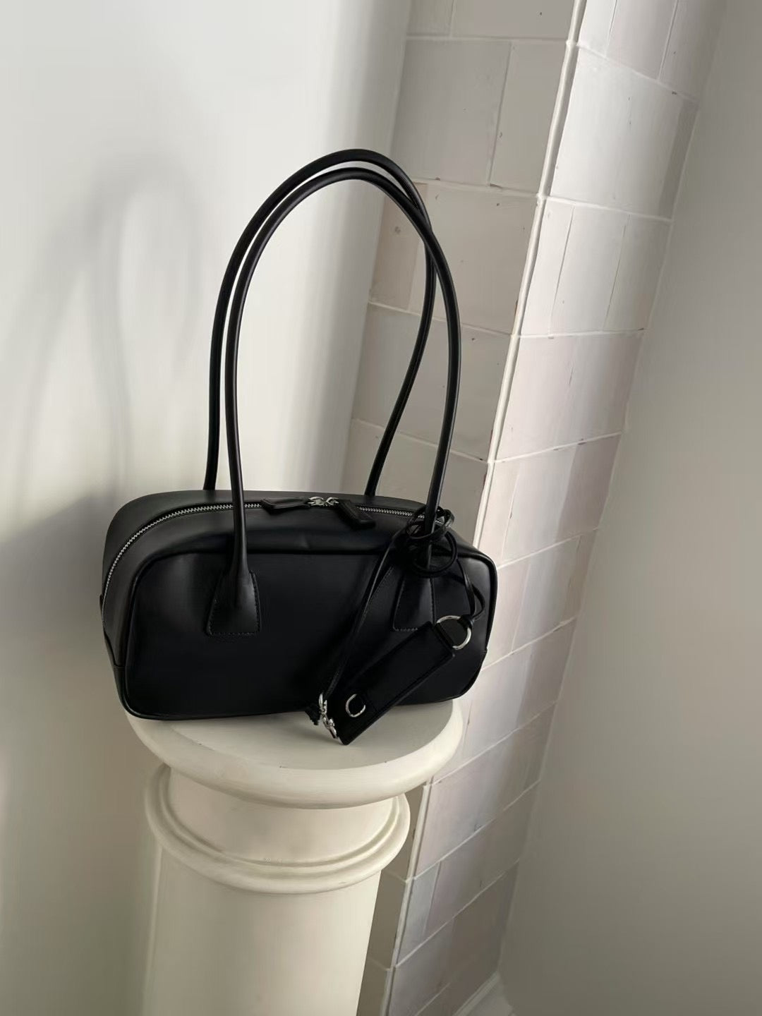 CALF LEATHER BAGUETTE BOXY HANDLE BAG