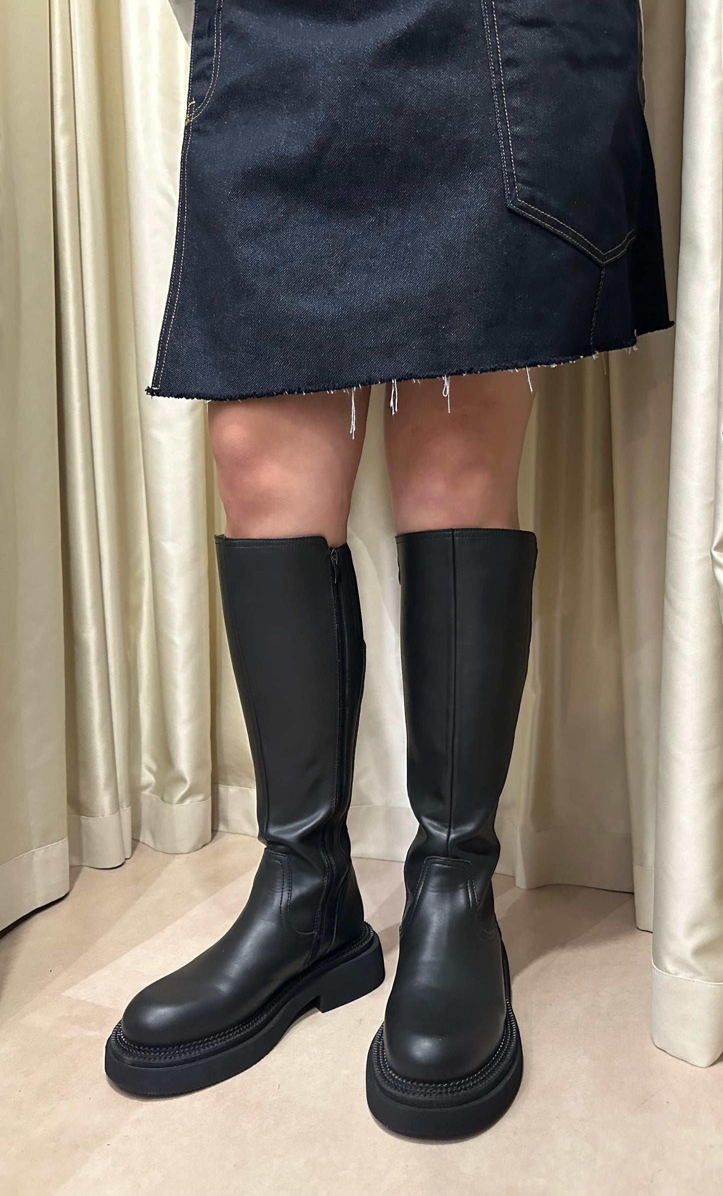 ROUND-TOE STRETCHY LEATHER LONG BOOTS