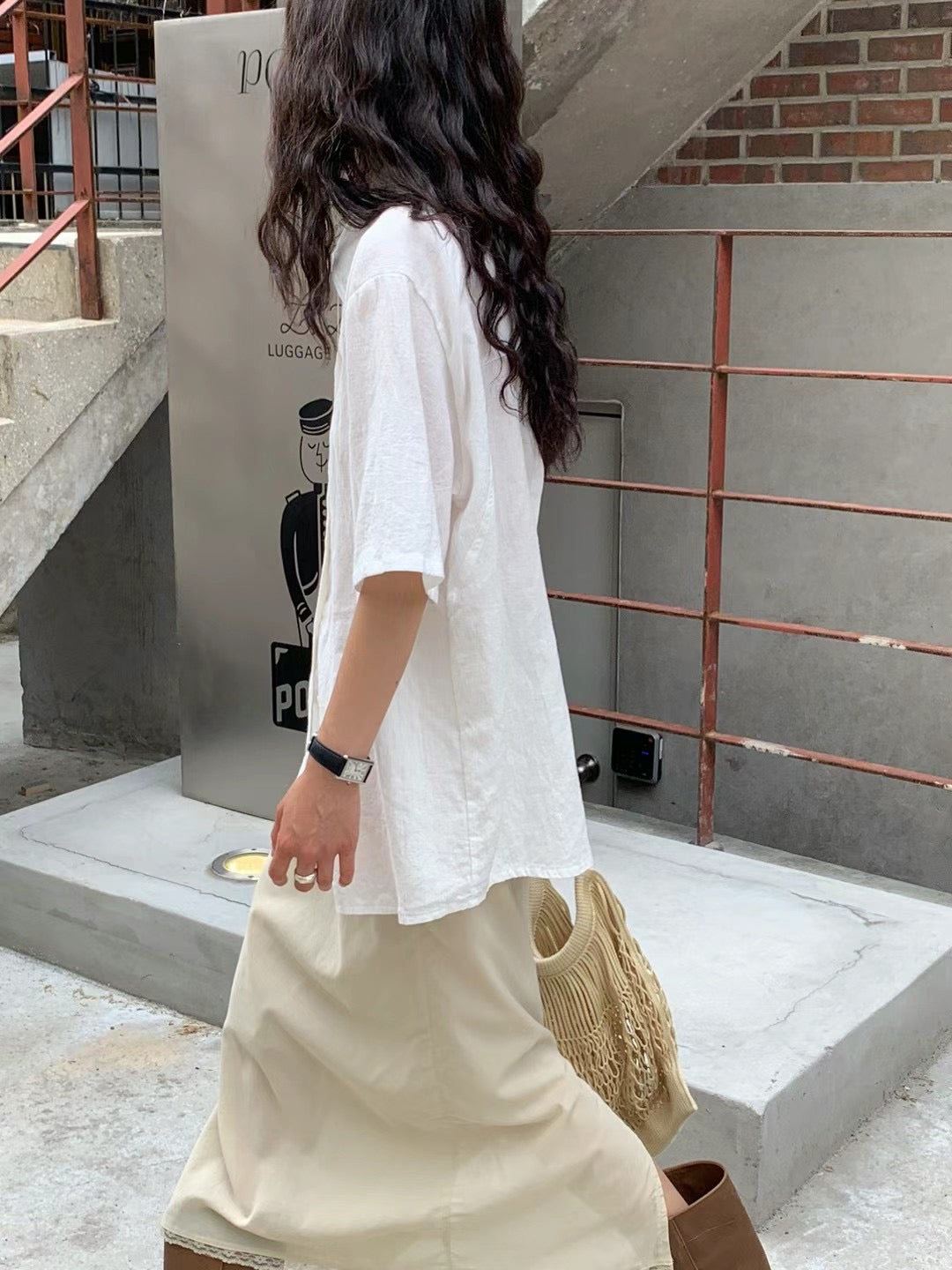 BACK SPLIT BUTTON SHIRT