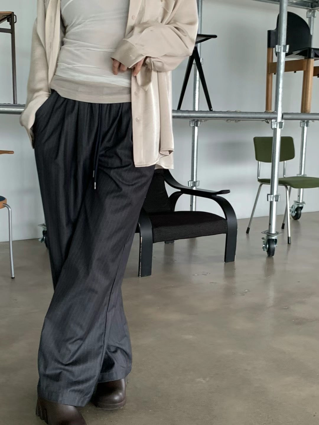 PINSTRIPED DRAWSTRINGS SLACK PANTS
