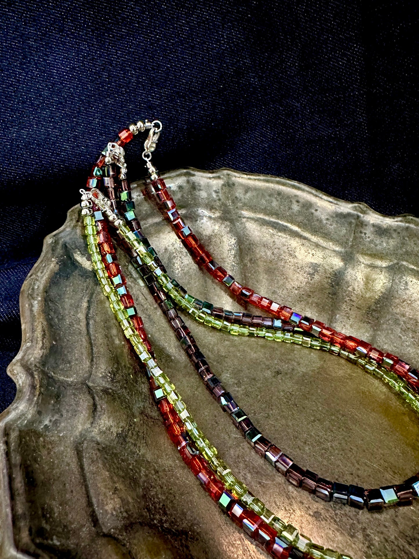 JAPAN CUBIC GLAZE BEADS NECKLACE (LARGE)
