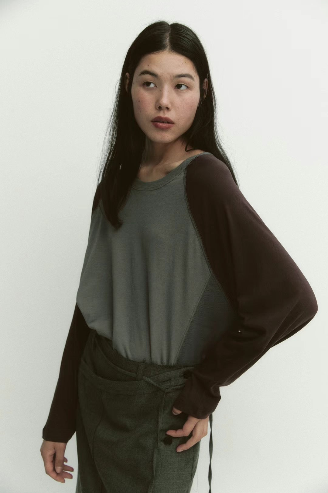 LOOSE CUT RAGLAN TEE