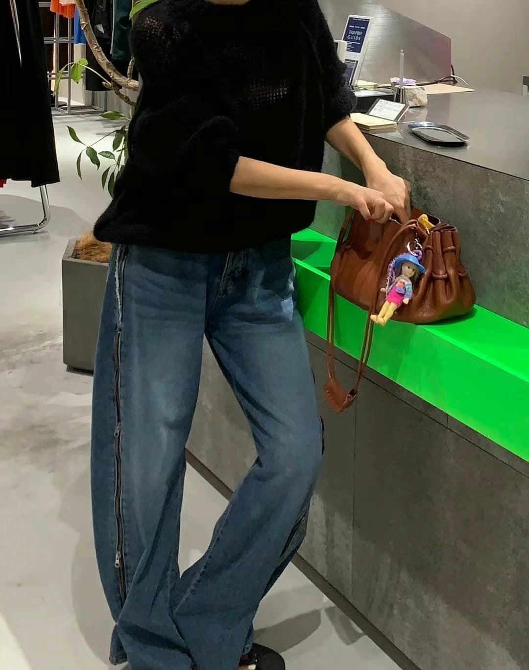 SIDE ZIPPED DENIM JEANS