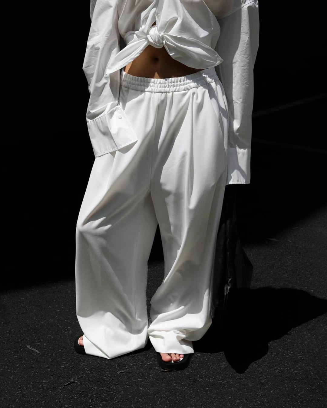 DRAWSTRING WAIST PLEATED CHILL TROUSERS