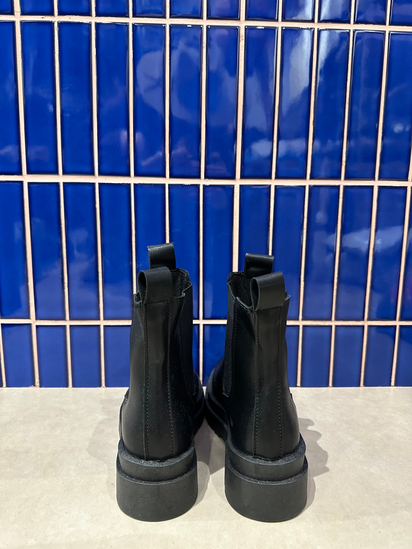 11.11 SPECIAL OFFER - LOW CUT CHELSEA BOOT ( CALF LEATHER )