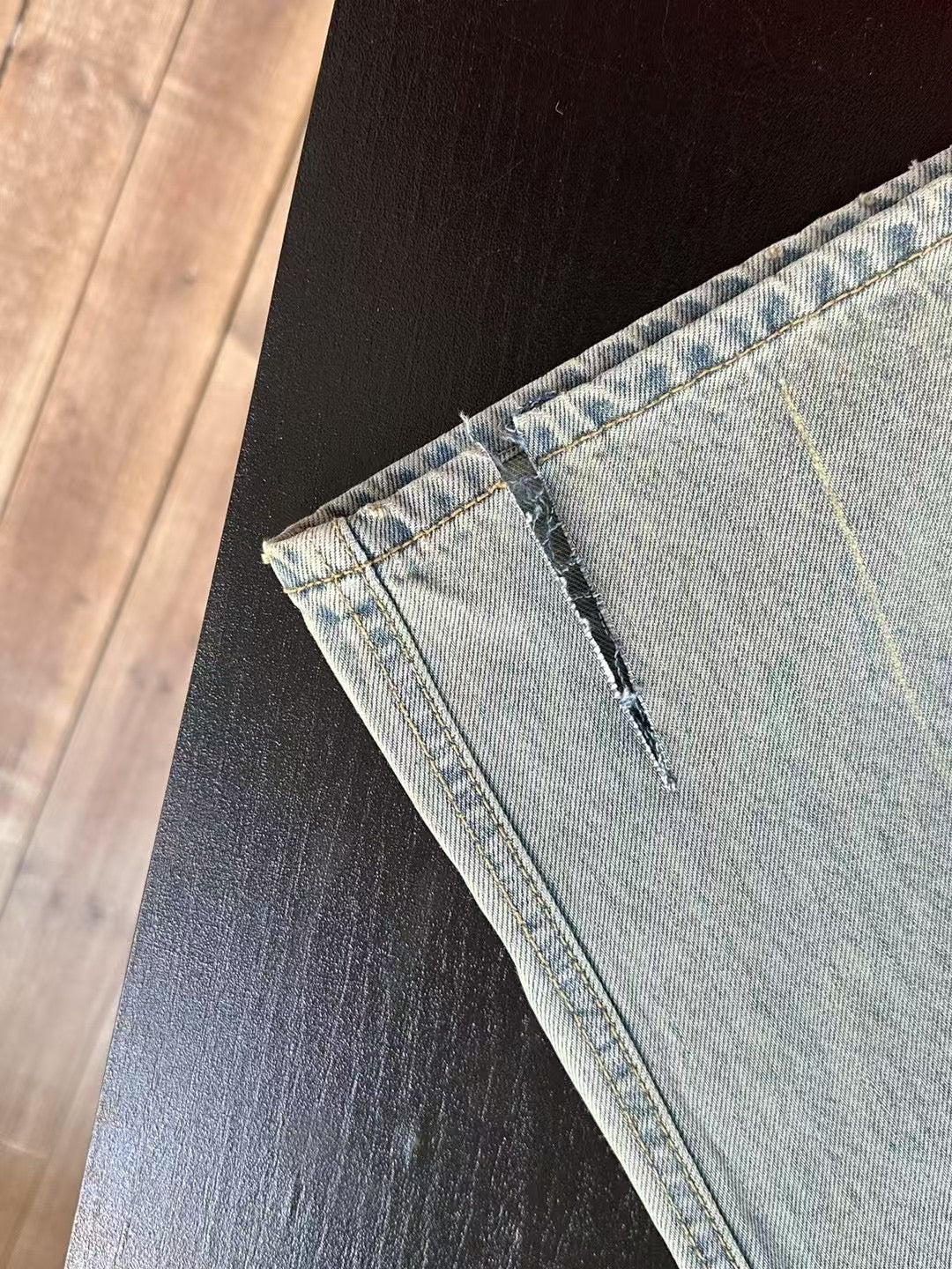 RIPPED SPLIT JEANS