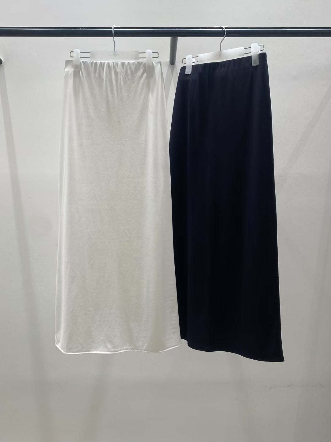 MUST HAVE SLIM SKIRT