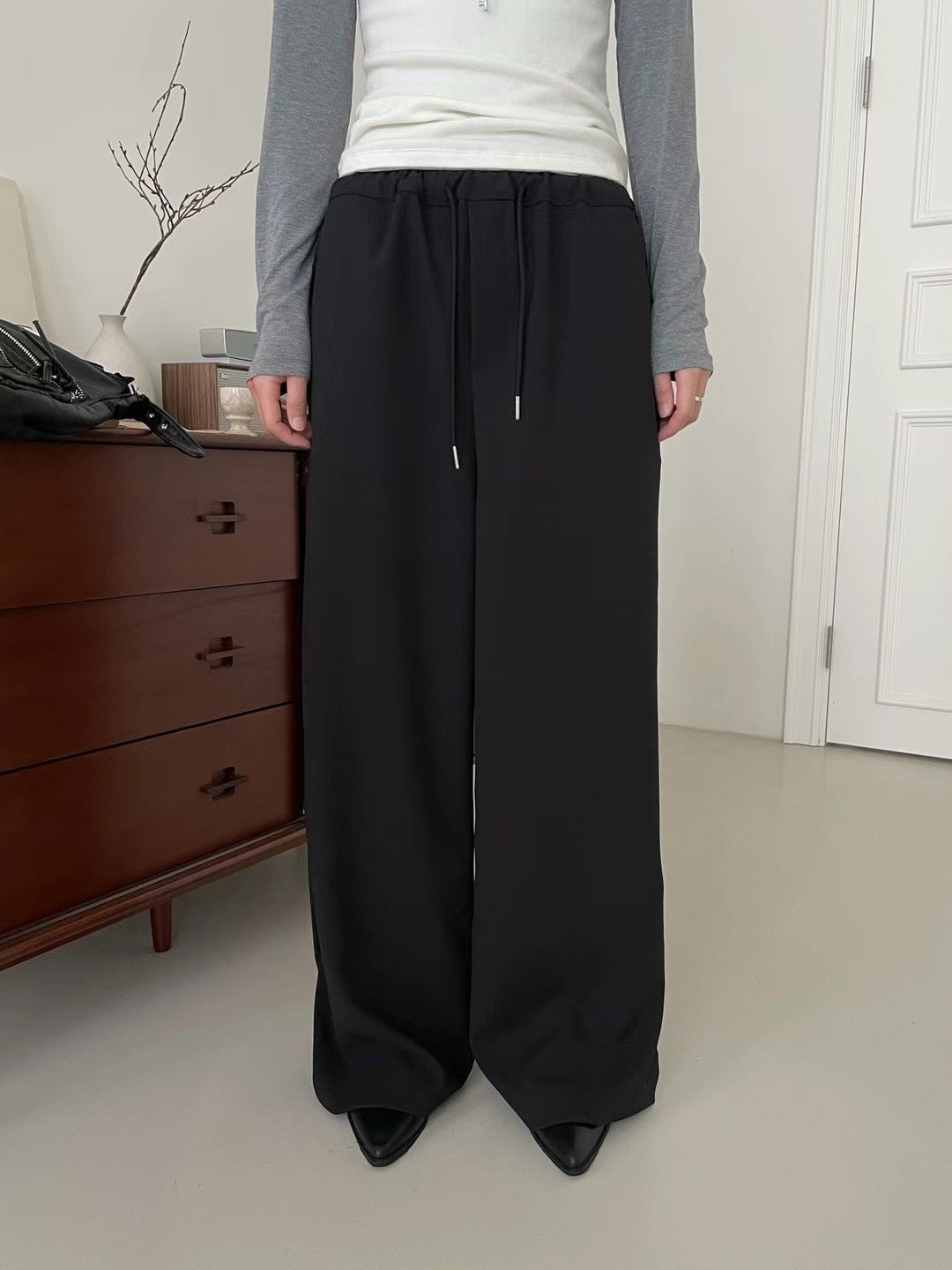 DRAWSTRING STRAIGHT CUT PANTS