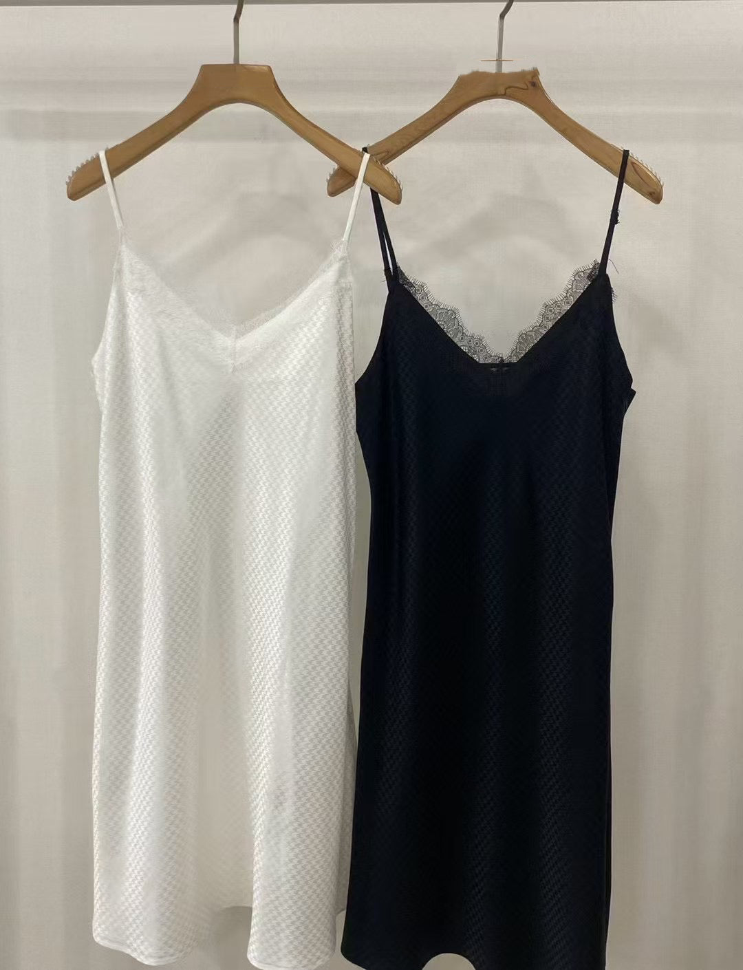 LACE STRAP DRESS