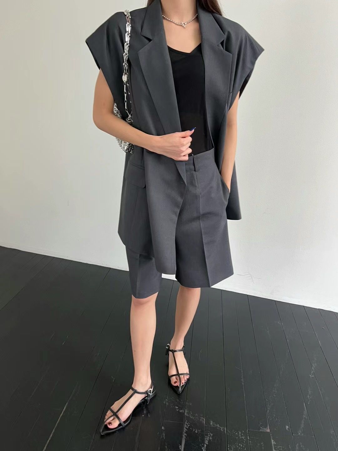 CROSS CLASP BLAZER VEST