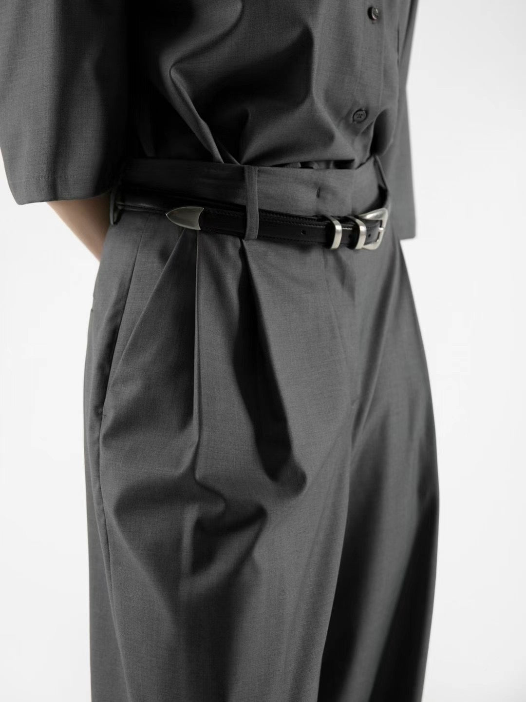 SUMMER PLEATED TROUSERS
