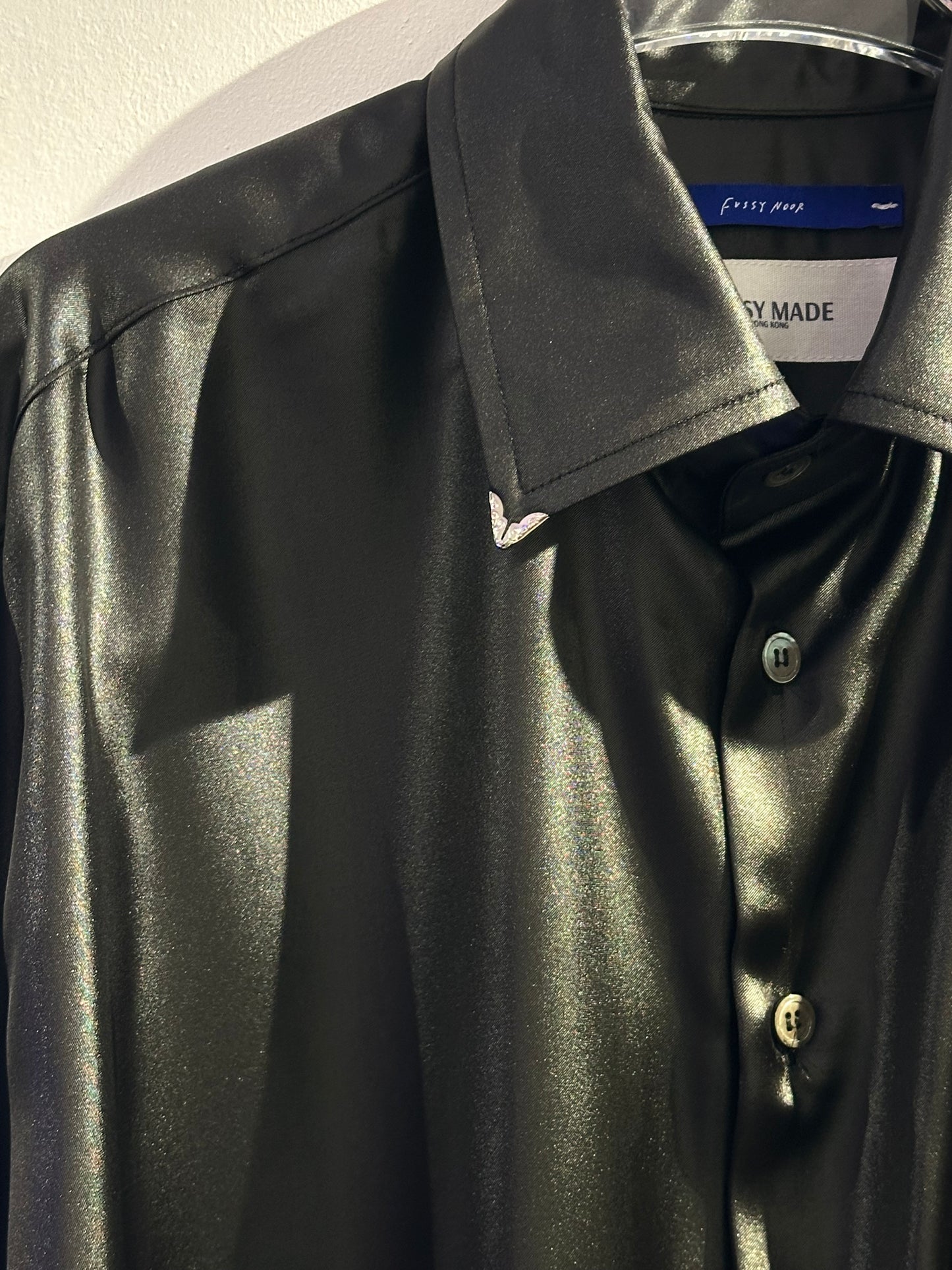 • FUSSY MADE • COLLAR TIPS SATIN SHIRT ( BLACK )