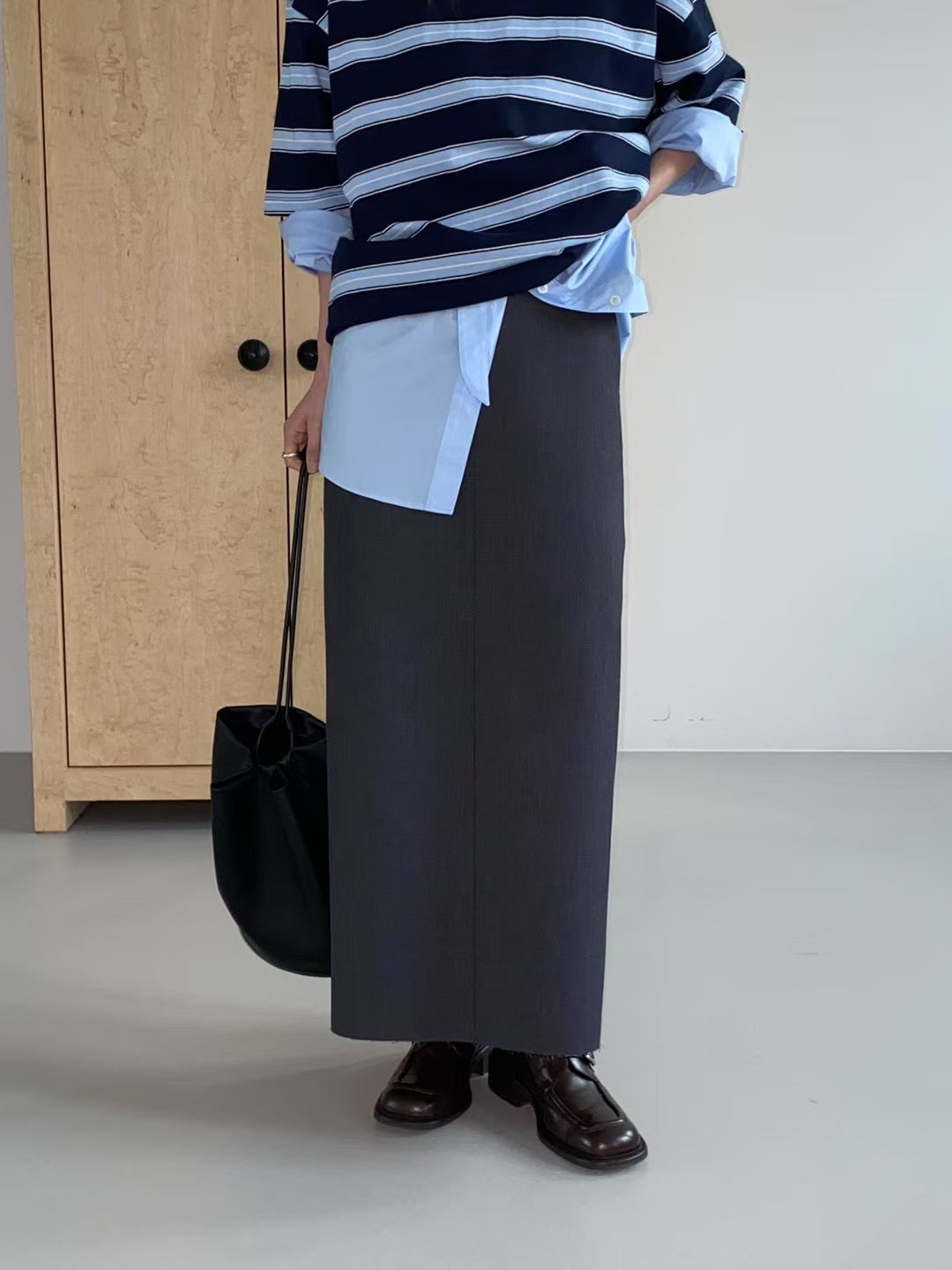 SLIM CUT PENCIL SKIRT