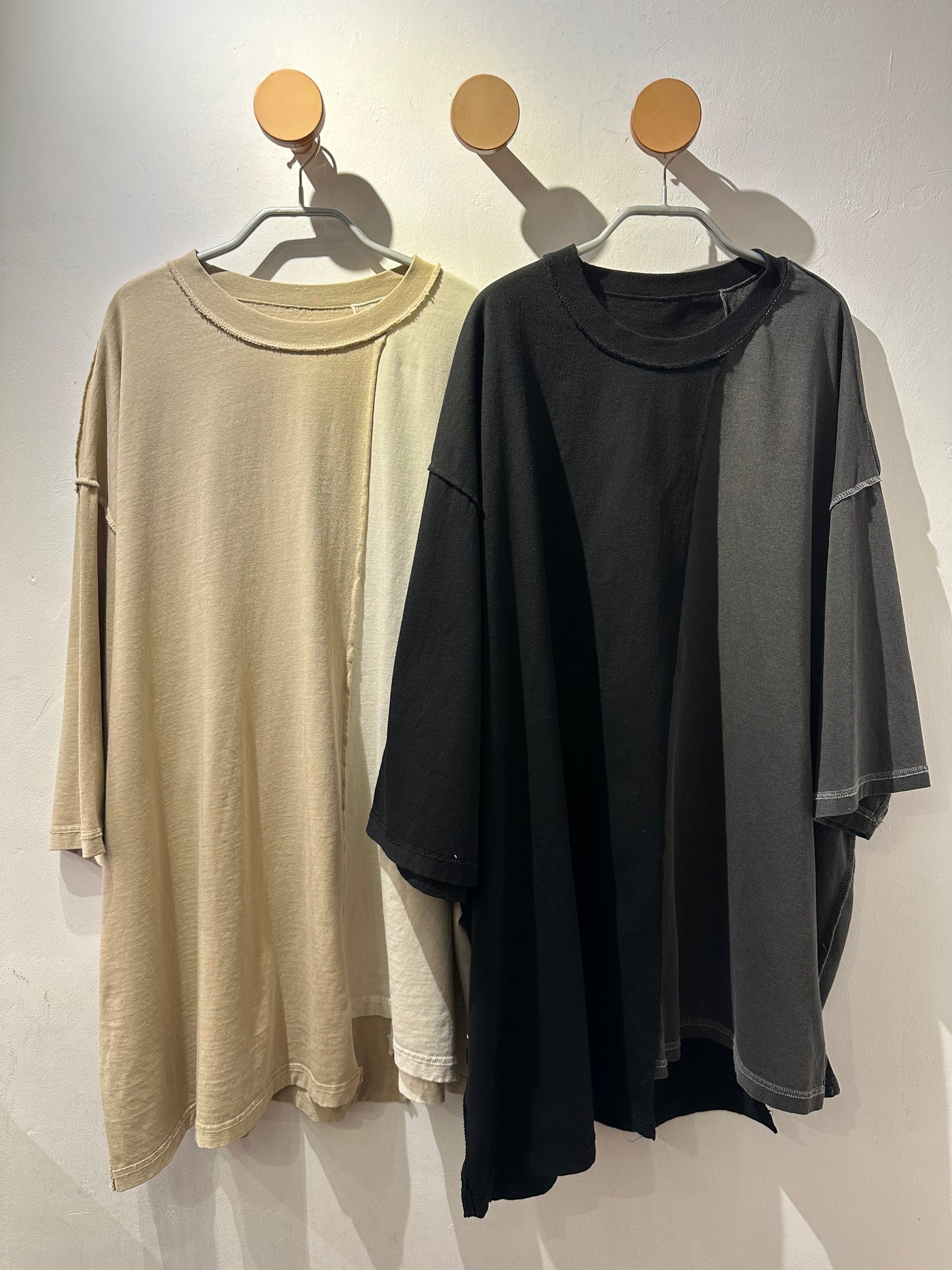 2TONE PATCHED OVERSIZE TOP