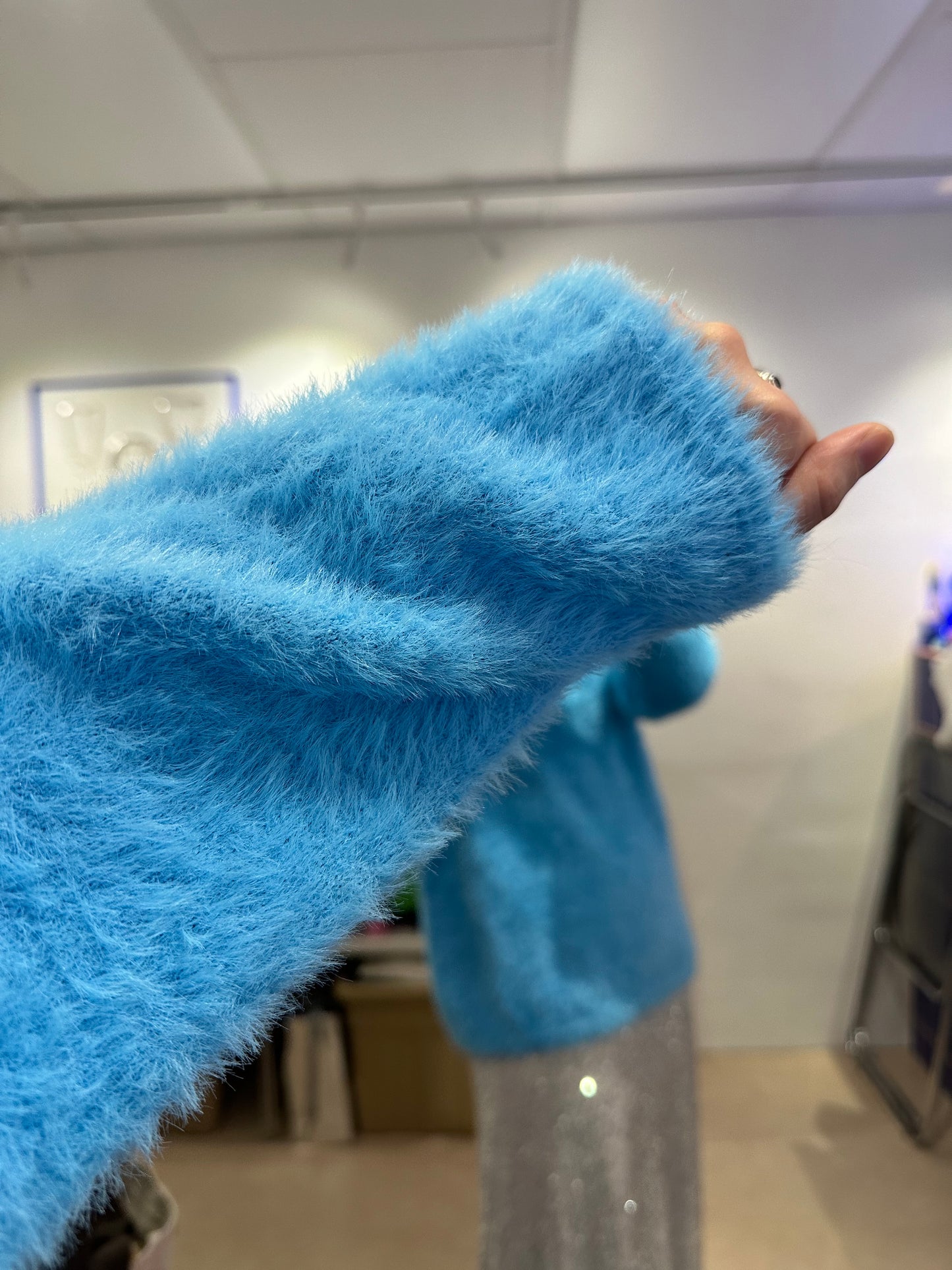BLUE MOMO KNIT