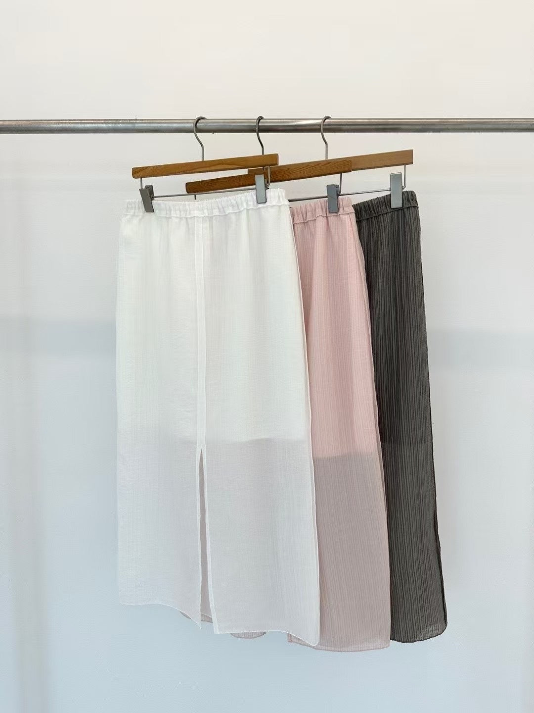 STRAIGHT GRAIN SHEER SKIRT