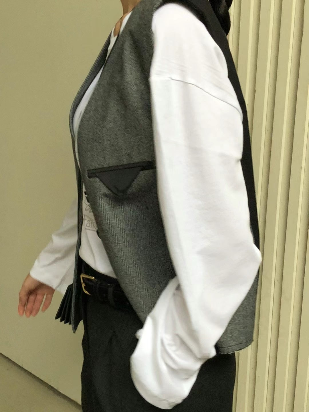 SMALL TRIANGLE BLAZER VEST