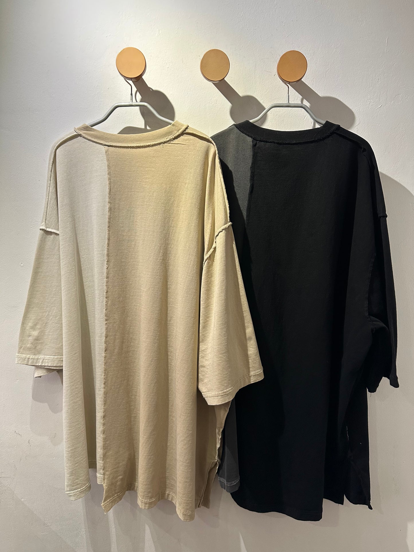2TONE PATCHED OVERSIZE TOP