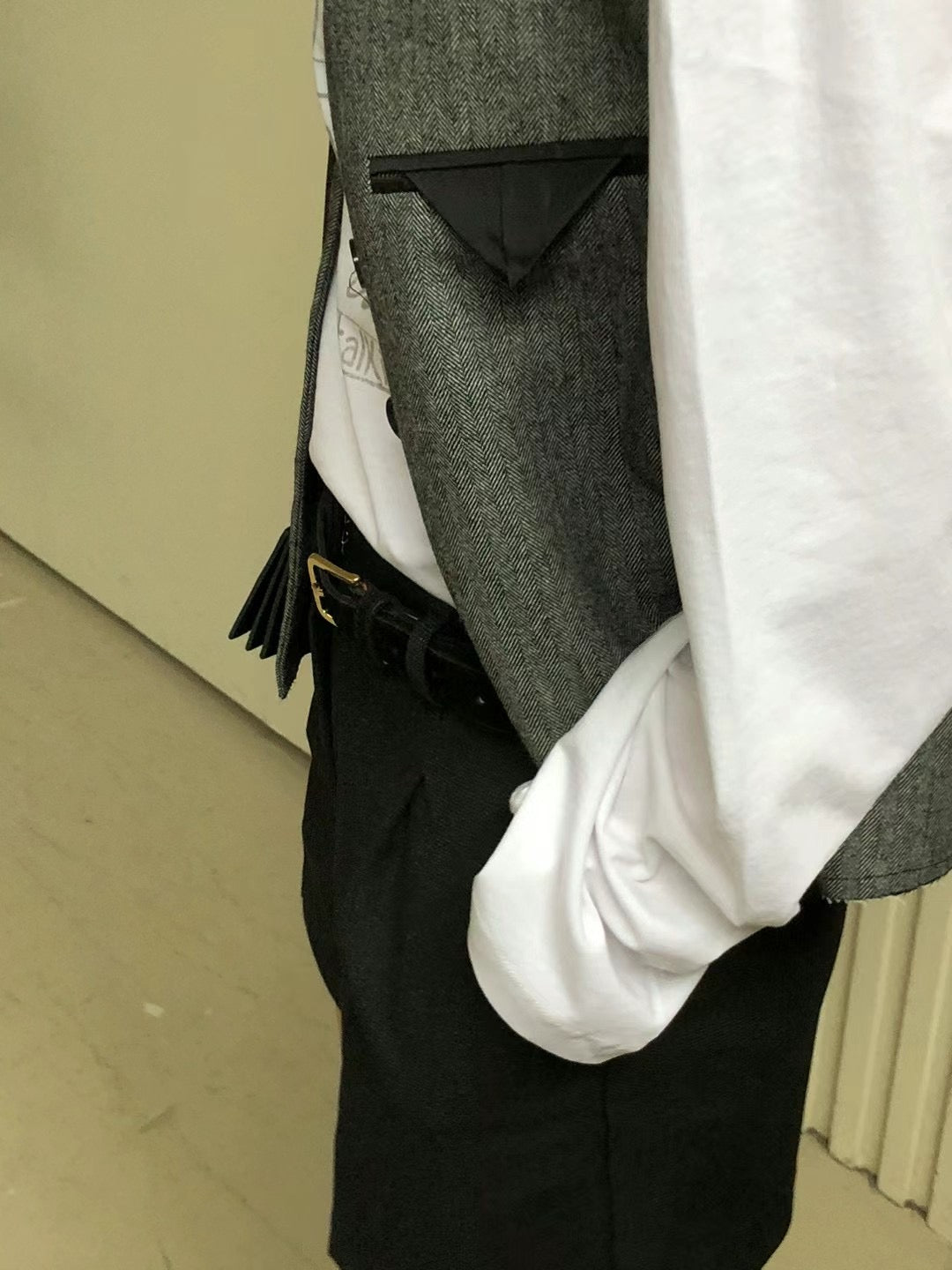 SMALL TRIANGLE BLAZER VEST