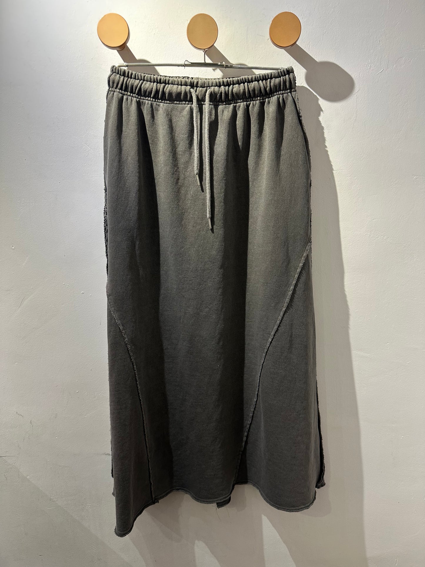 JERSEY RAW EDGED A LINE SKIRT
