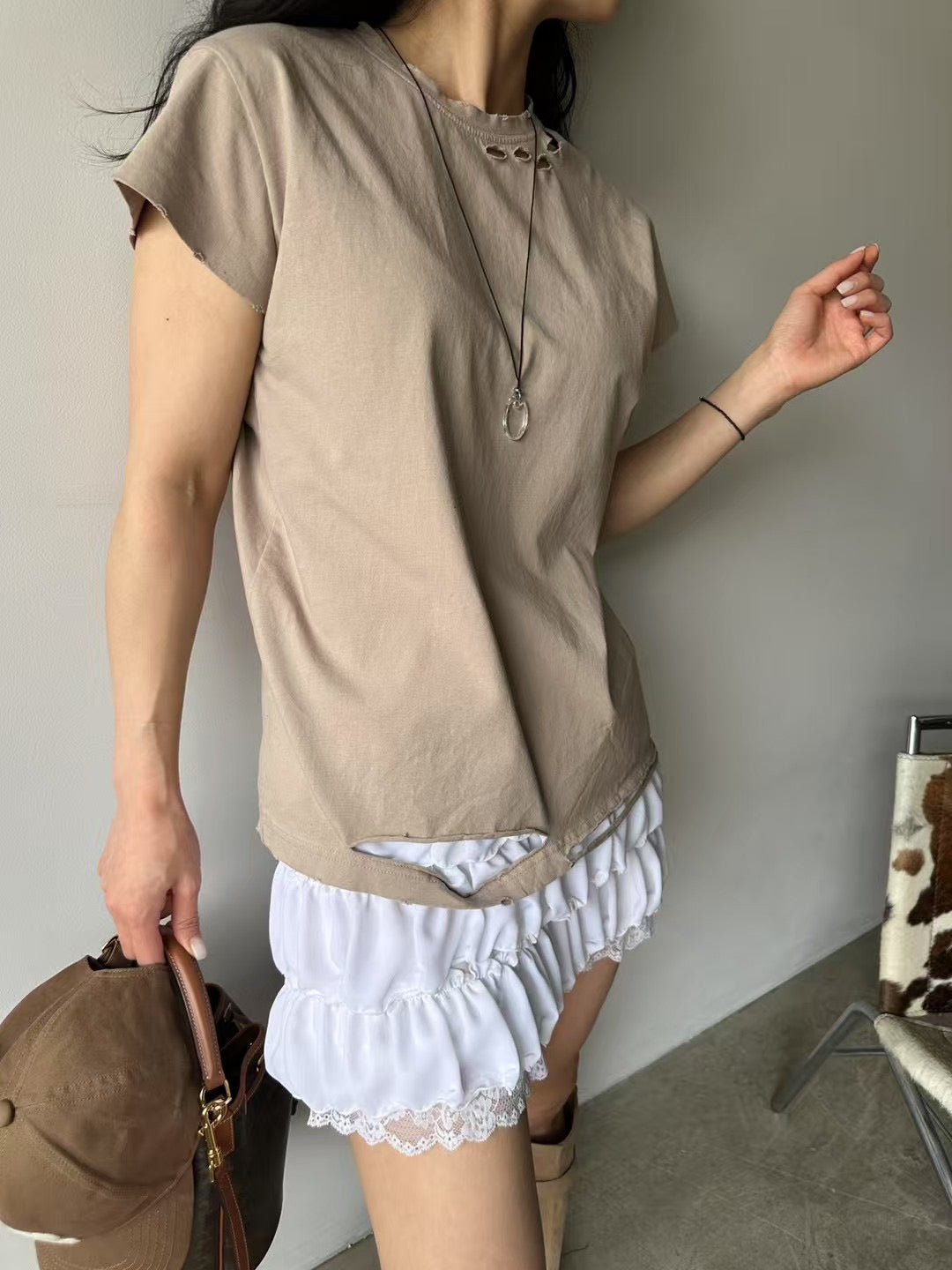 DISTRESSED EDGY ESSENCE TEE