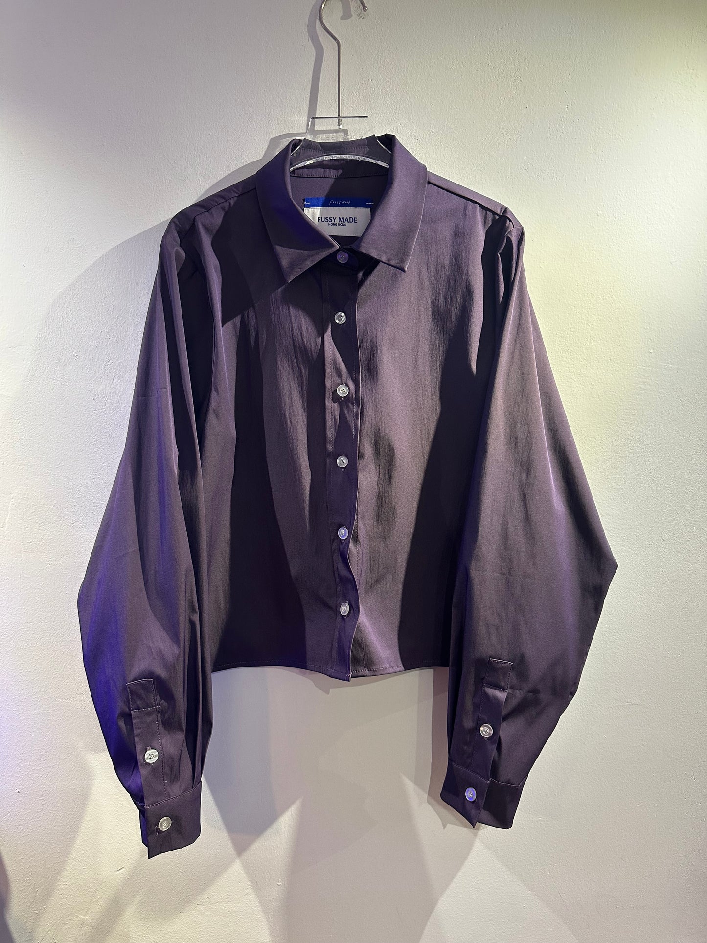 • FUSSY MADE • POLY SLIDING CROPPED SHIRT