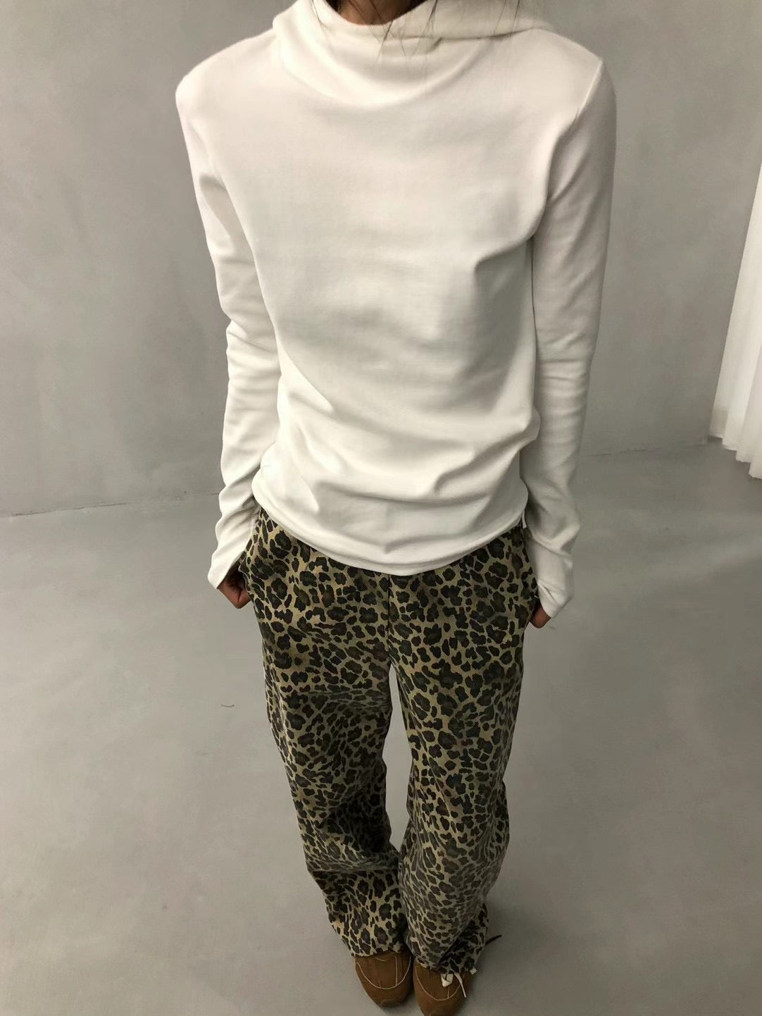MODERN FIT HOODIE