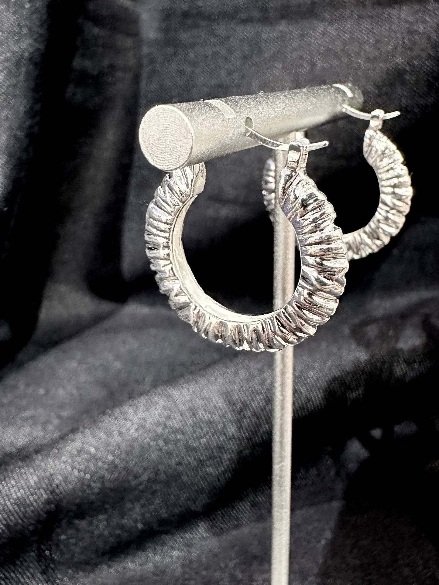 925 CHERVON LOOP EARRINGS