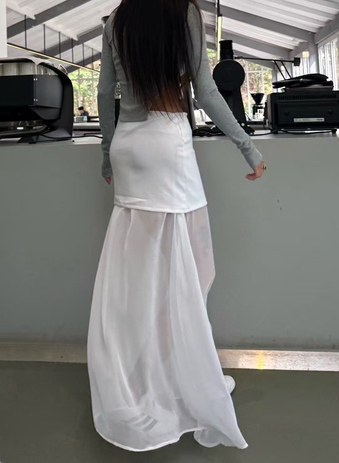 CONTRAST FABRIC SHEER SKIRT