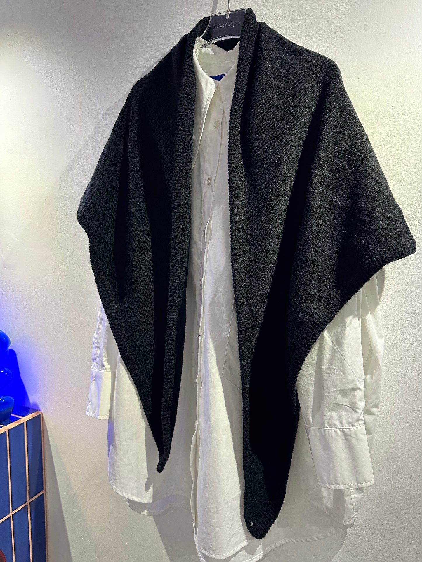 *0* TRIANGULAR KNIT SHAWL