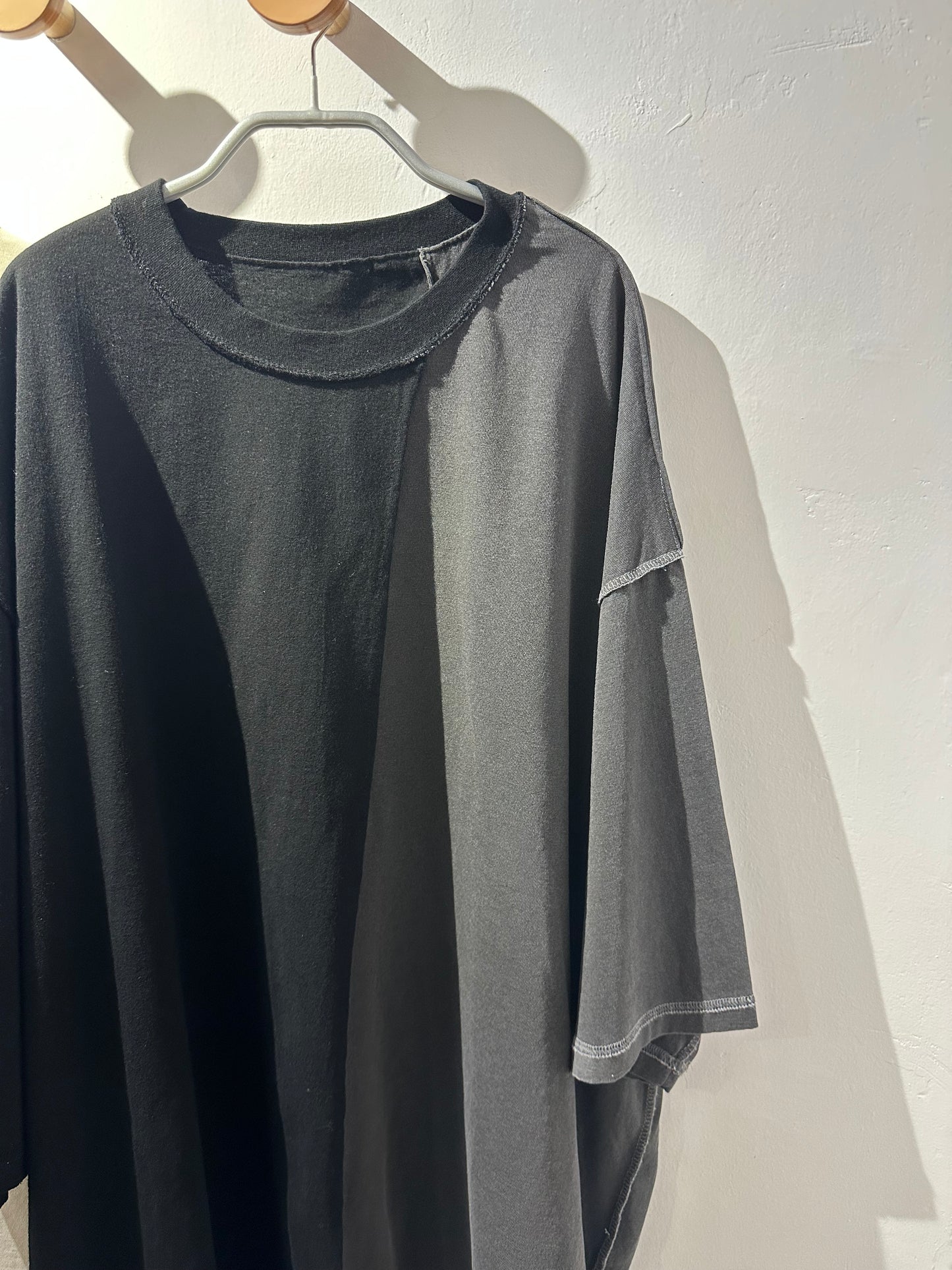 2TONE PATCHED OVERSIZE TOP