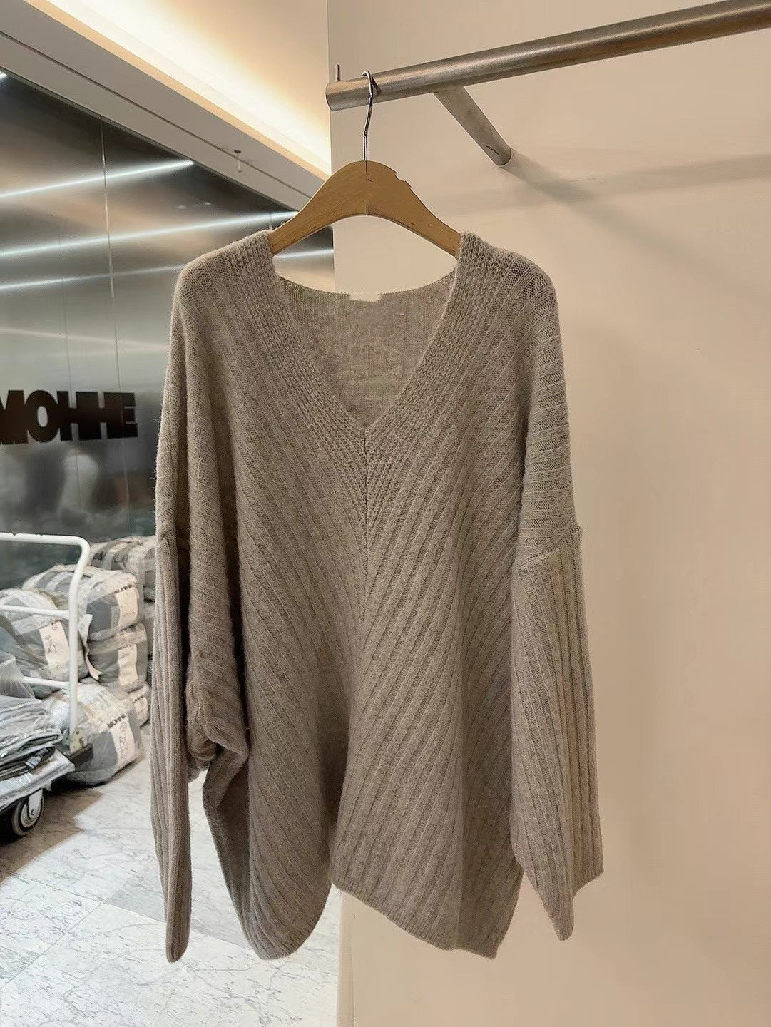 !!! EARLYBIRD - SPECIAL OFFER until Sunday!!! WIDE RIBBED V NECK KNIT