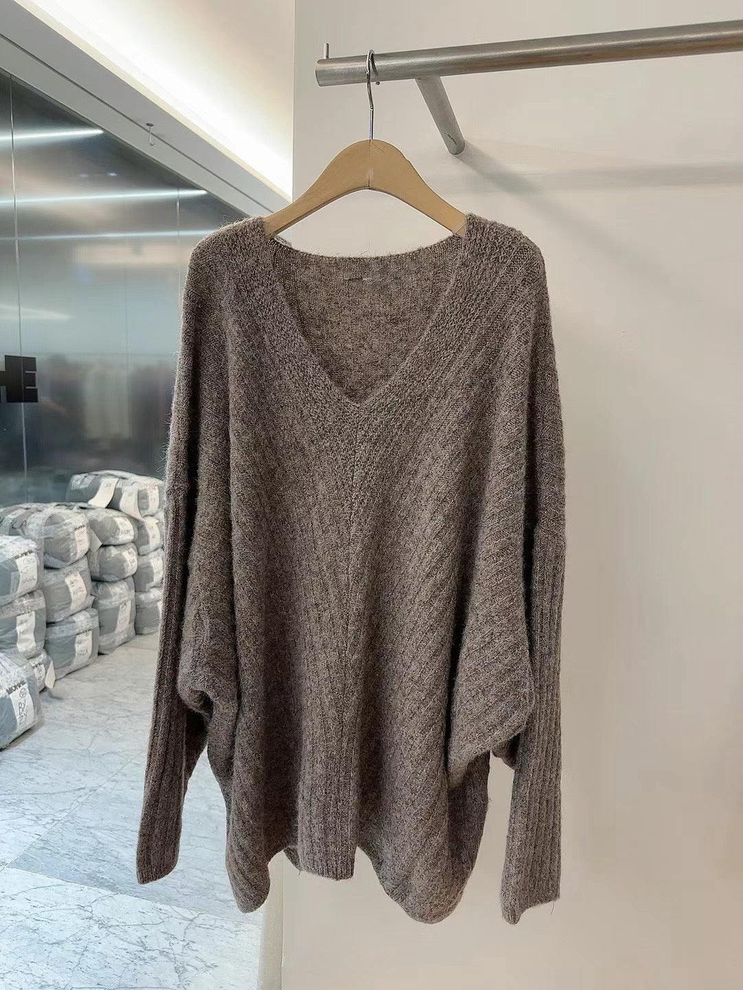 !!! EARLYBIRD - SPECIAL OFFER until Sunday!!! WIDE RIBBED V NECK KNIT