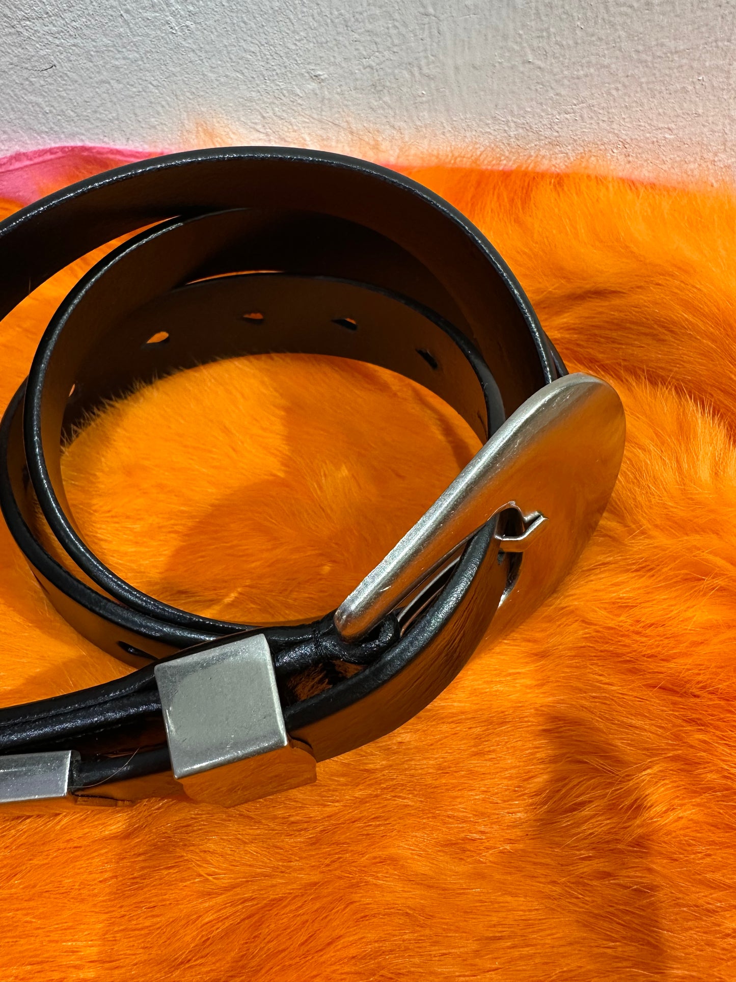 CHROME BUCKLE LEATHER BELT