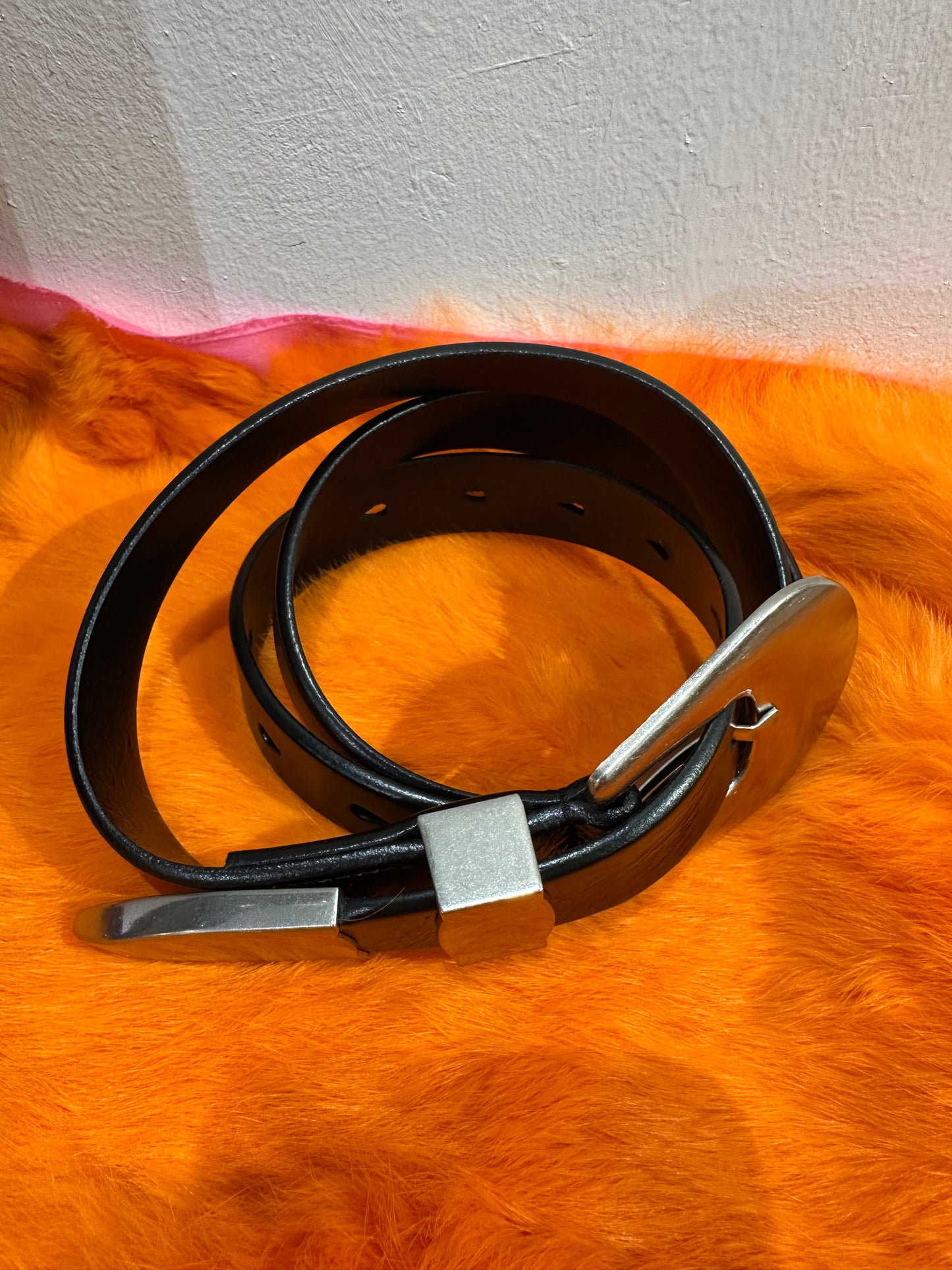 CHROME BUCKLE LEATHER BELT