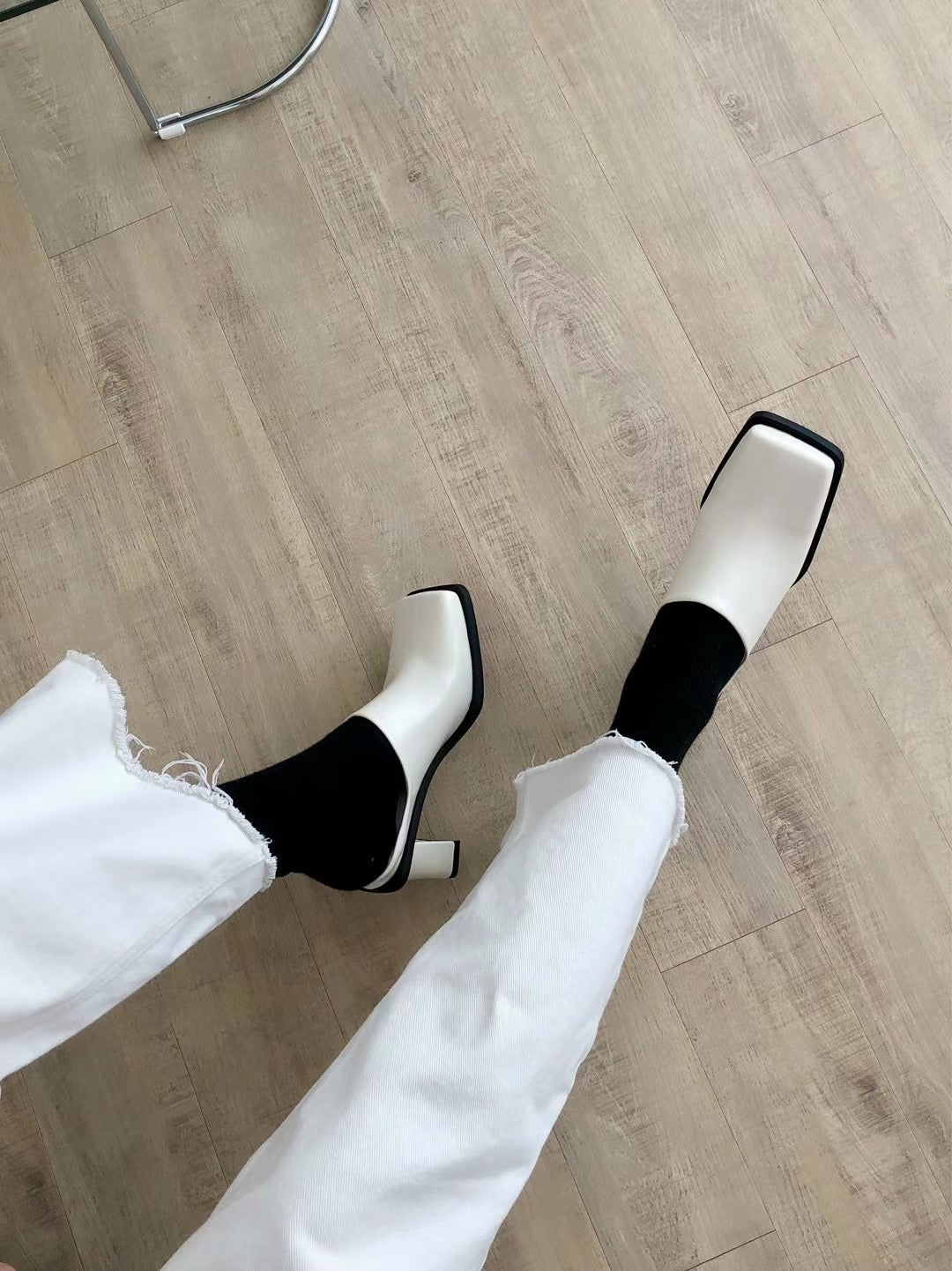 SQUARE TOED MULES