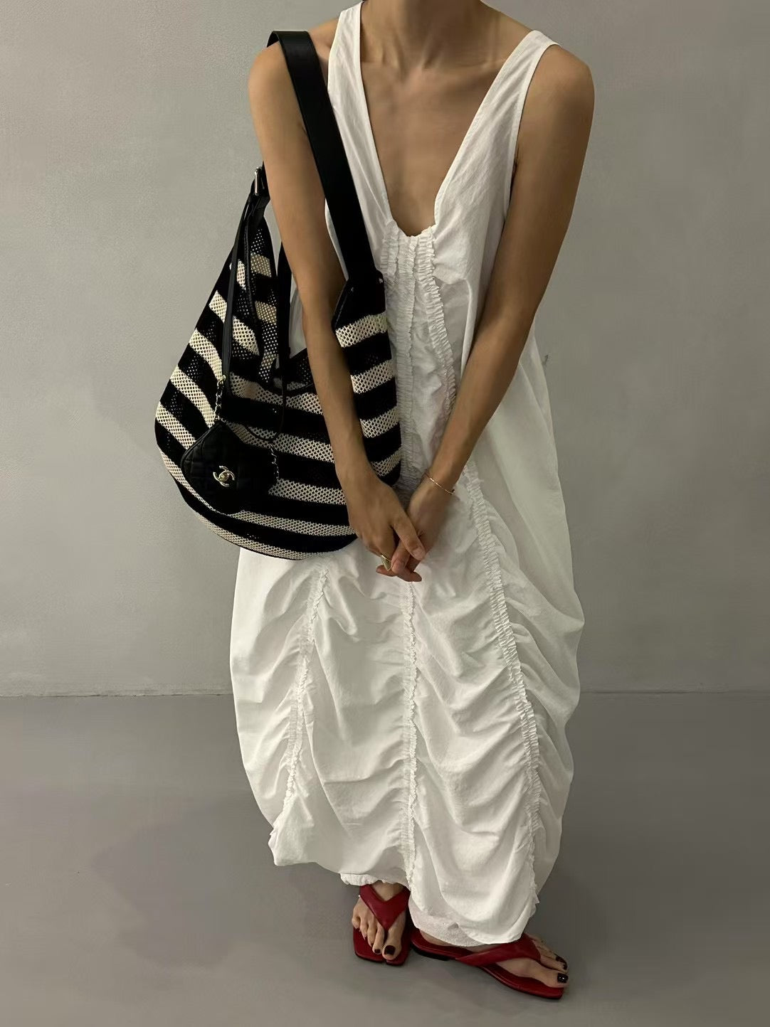 V NECK RUCHE MAXI DRESS