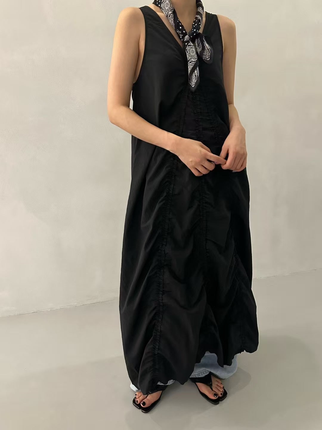 V NECK RUCHE MAXI DRESS