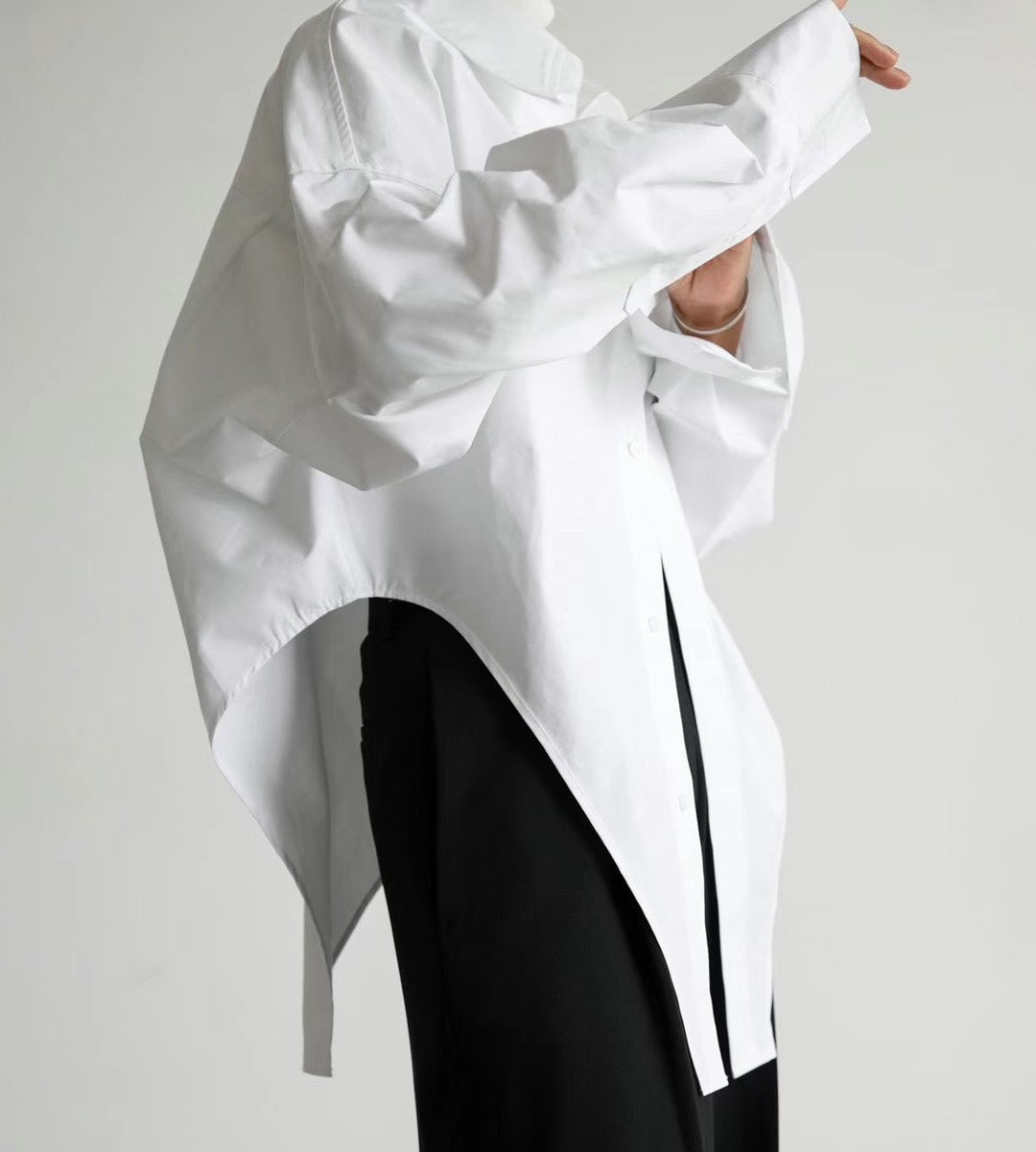 V SHAPE OVERSIZE SHIRT