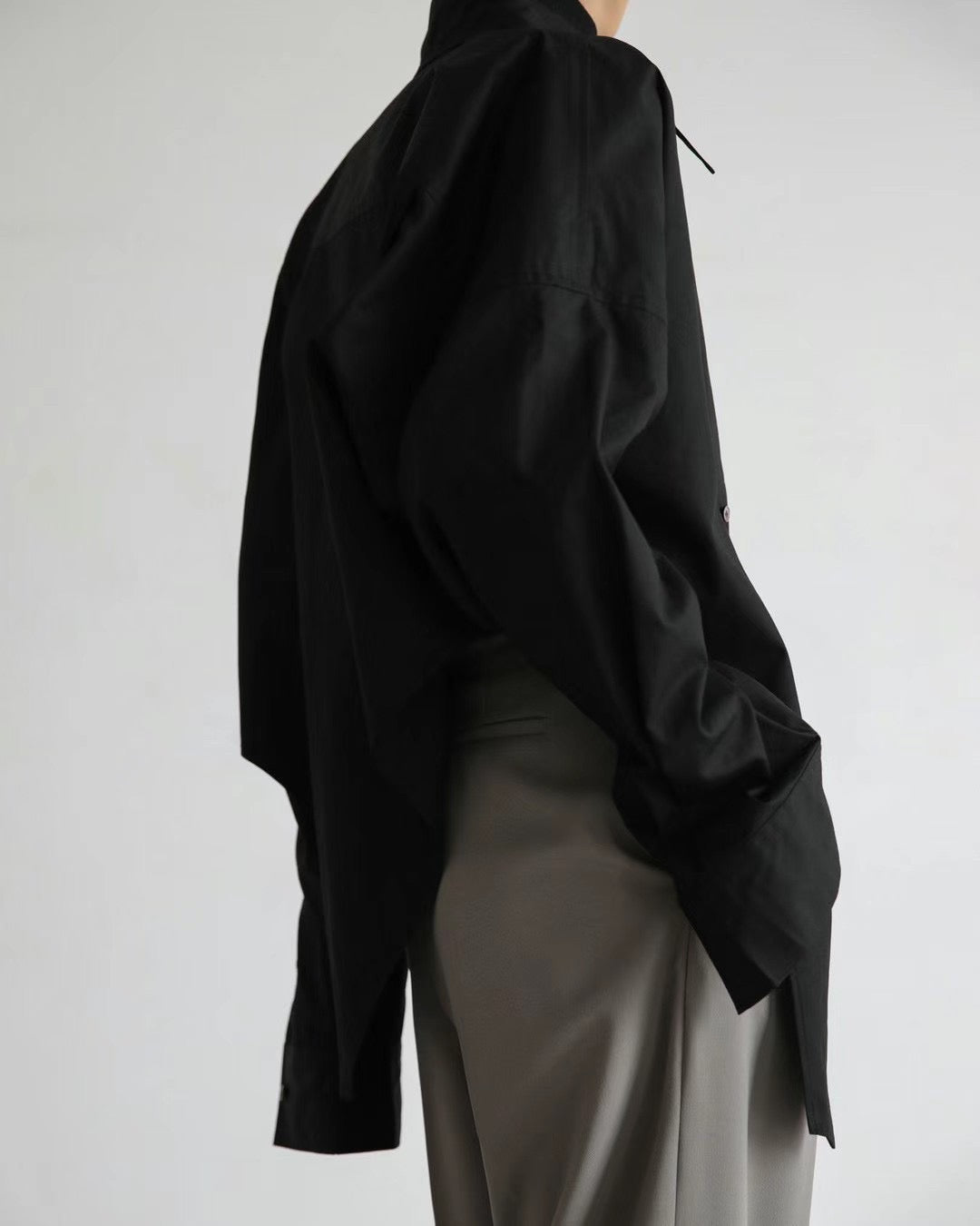V SHAPE OVERSIZE SHIRT